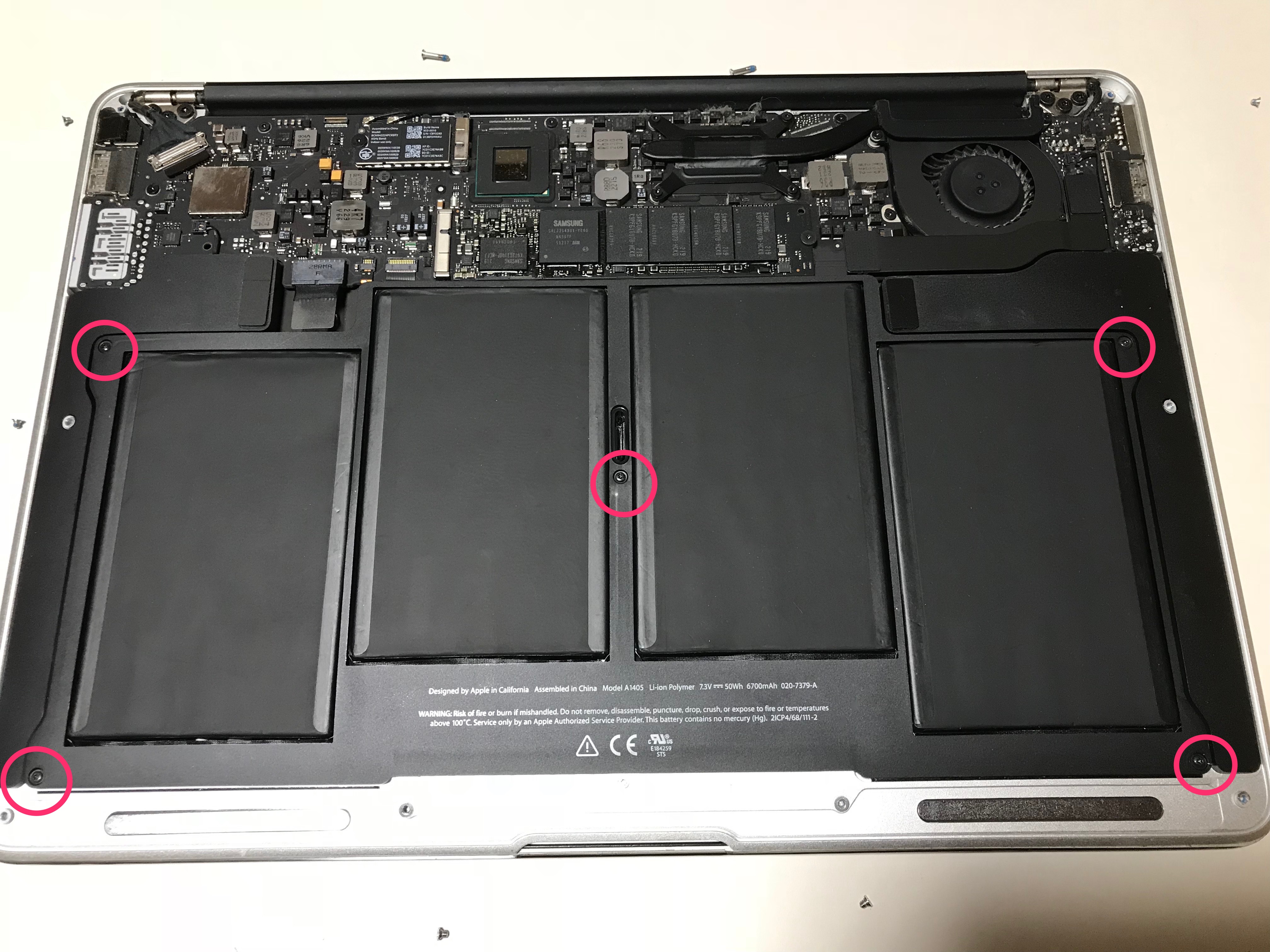 MacBook Air MRE92J/A バッテリー交換済